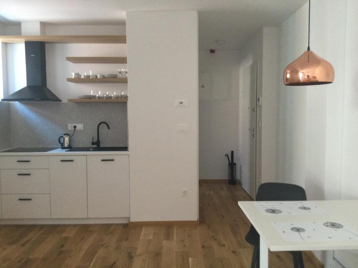 Lovely Studio Appartment With Patio Near The Sea Koper Bagian luar foto